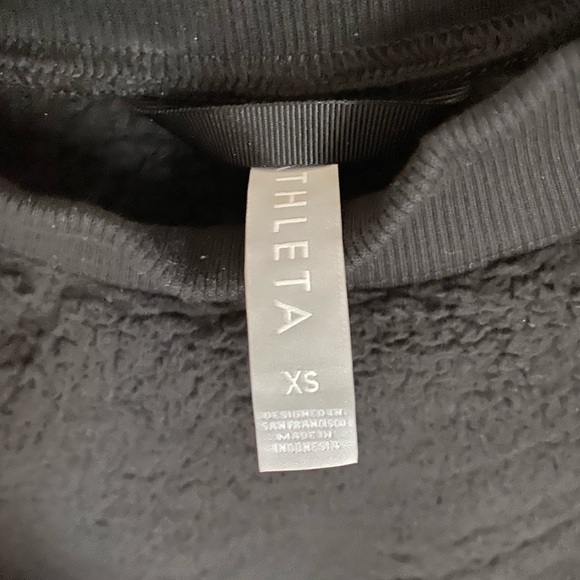 Athleta Sherpa pullover with pockets - Picture 2 of 4